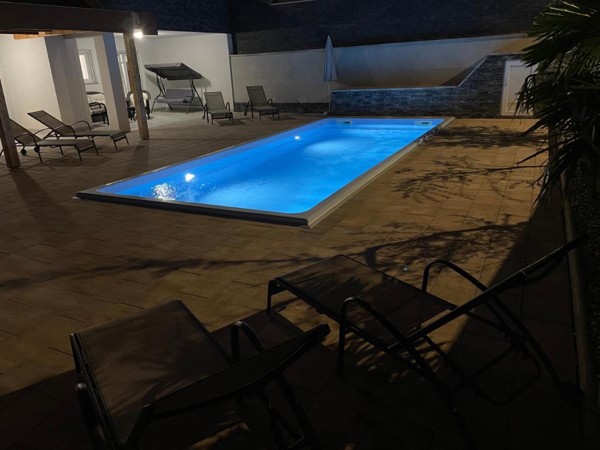 Villa Mira ***** Pinezići Exterior foto