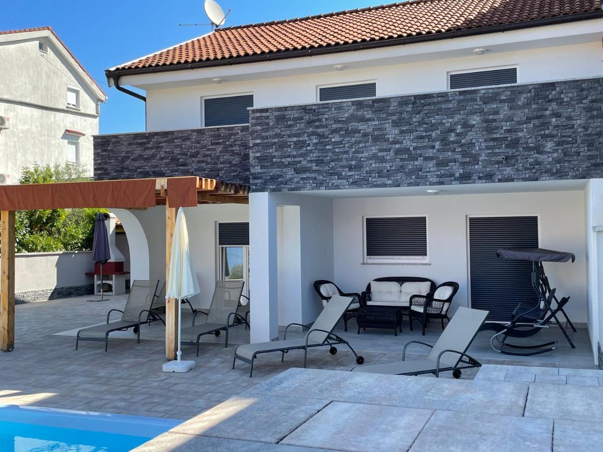 Villa Mira ***** Pinezići Exterior foto