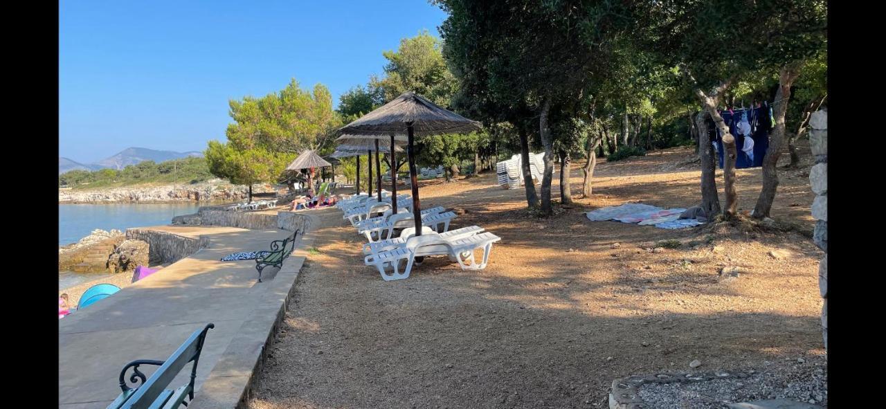 Villa Mira ***** Pinezići Exterior foto